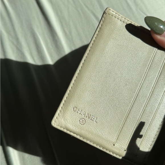 CHANEL 2012 PATENT LEATHER DIAMOND STITCH COMPACT WALLET - Picture 11 of 15